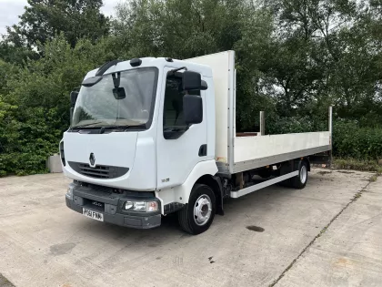 2011 Renault 7.5 tonne flatbed img