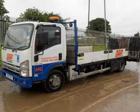 Isuzu N75 190 4X2 7.5 Ton Beavertail Vehicle img