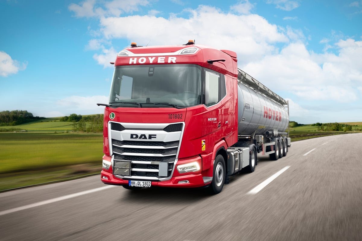 Hoyer orders 165 DAF XG tractors - Vimarsana News