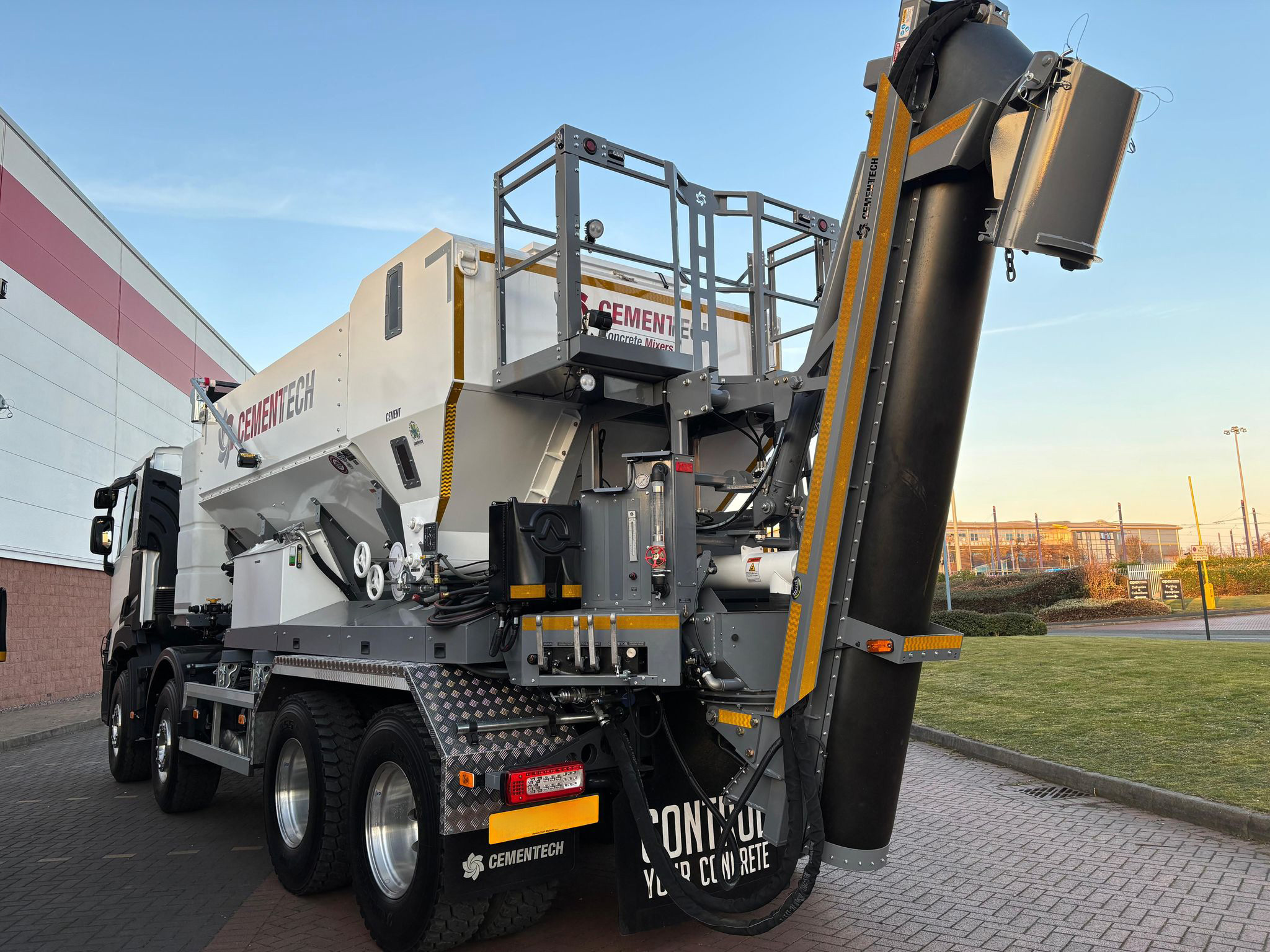 Volumech launches next-generation Cemen Tech volumetric mixers in UK – News   www.commercialmotor.com