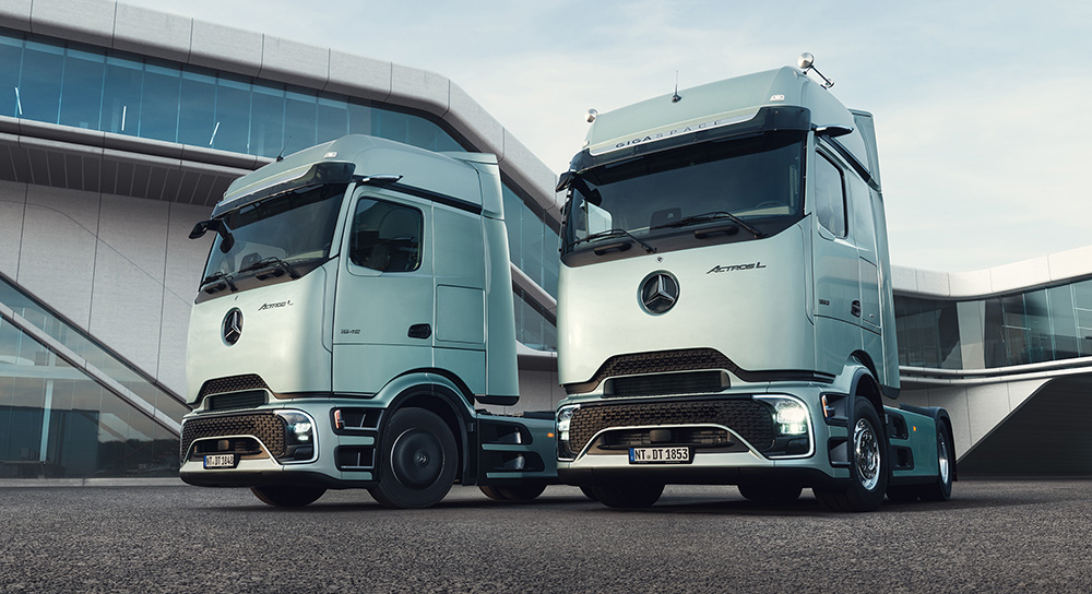 Mercedes-Ｂenz  ACTROS 2019 Mercedes-Benz Actros new flagship truck - YouTube