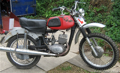 An MZ ready for an exhaust decoke, yesterday...