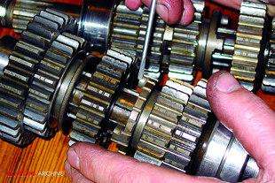 Assembling gearbox on Yamaha XS650 motorcycle engine