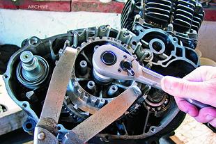 Yamaha XT500 motorcycle engine rebuild