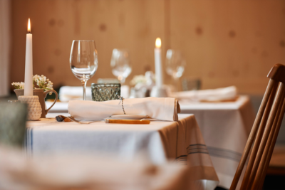Tipp: Das legendäre Winzerkino mit Big Bottle Party und Winzerdinner am 5. Dezember 2019 im Hotel Schmelzhof! Tipp: Das legendäre Winzerkino mit Big Bottle Party und Winzerdinner am 5. Dezember 2019 im Hotel Schmelzhof!