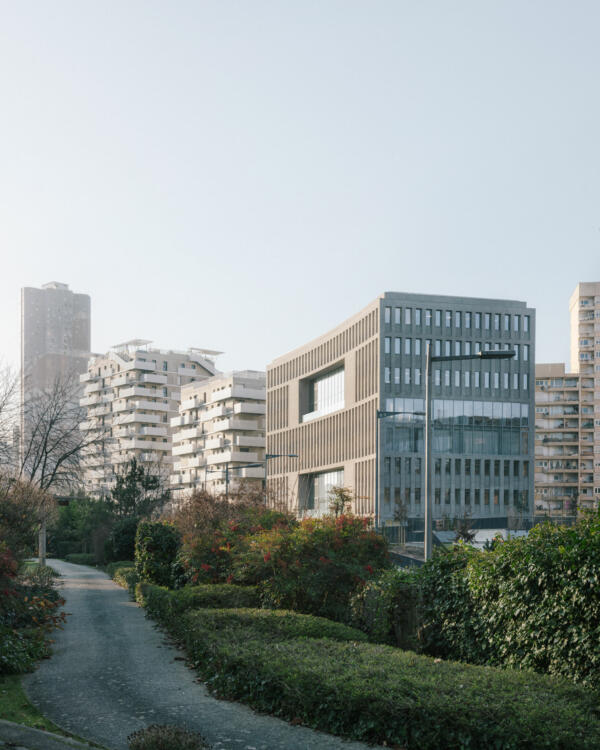 06-LAN-Institut-Leonard-de-Vinci-Nanterre-Charly-Broyez