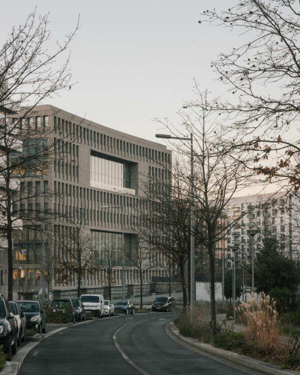 27-LAN-Institut-Leonard-de-Vinci-Nanterre-Charly-Broyez