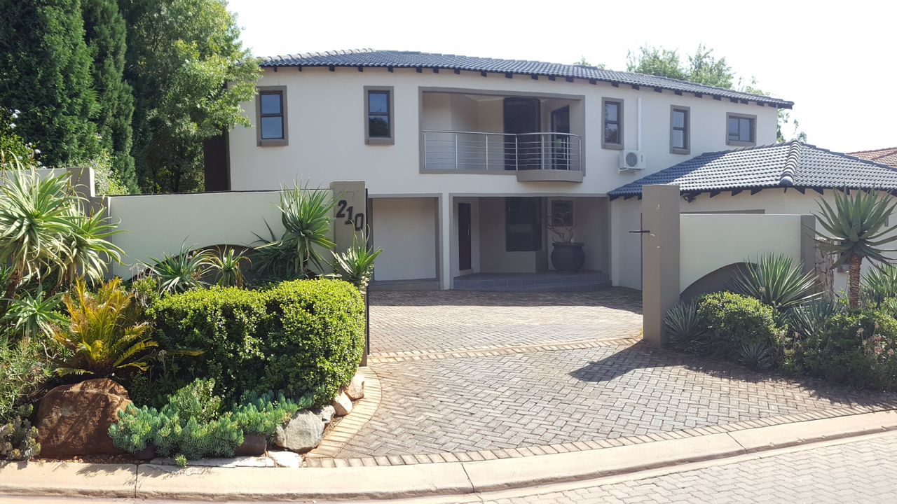 Property and houses for sale and rent in Ruimsig Country Estate