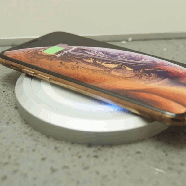 Fully motorised pop up socket