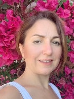 agent photo - zoe  aslanian