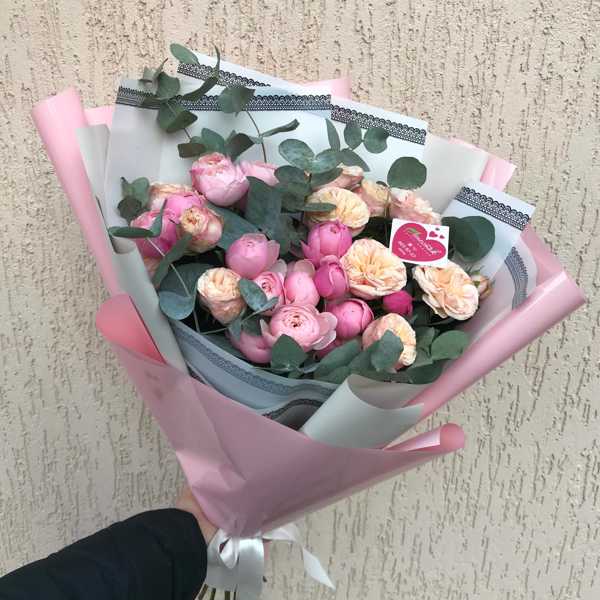 Букет из пионовидных роз Силва Пинк и Джентл Трендсеттер Букет из пионовидных роз Силва Пинк и Джентл Трендсеттер