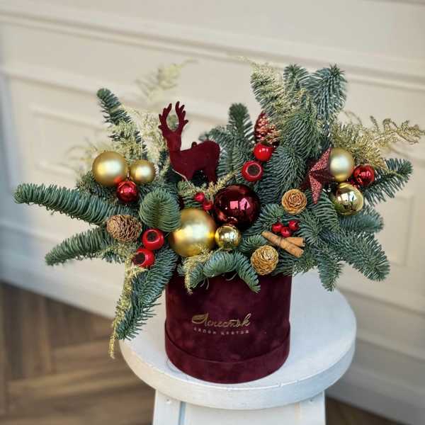 Отзыв на новогодний цилиндр из нобилиса с бархатным оленем и декором клиент Анна заказывал в Минск