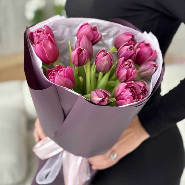 Букет из 15 пионовидных тюльпанов Дабл Прайс (Double Price) 