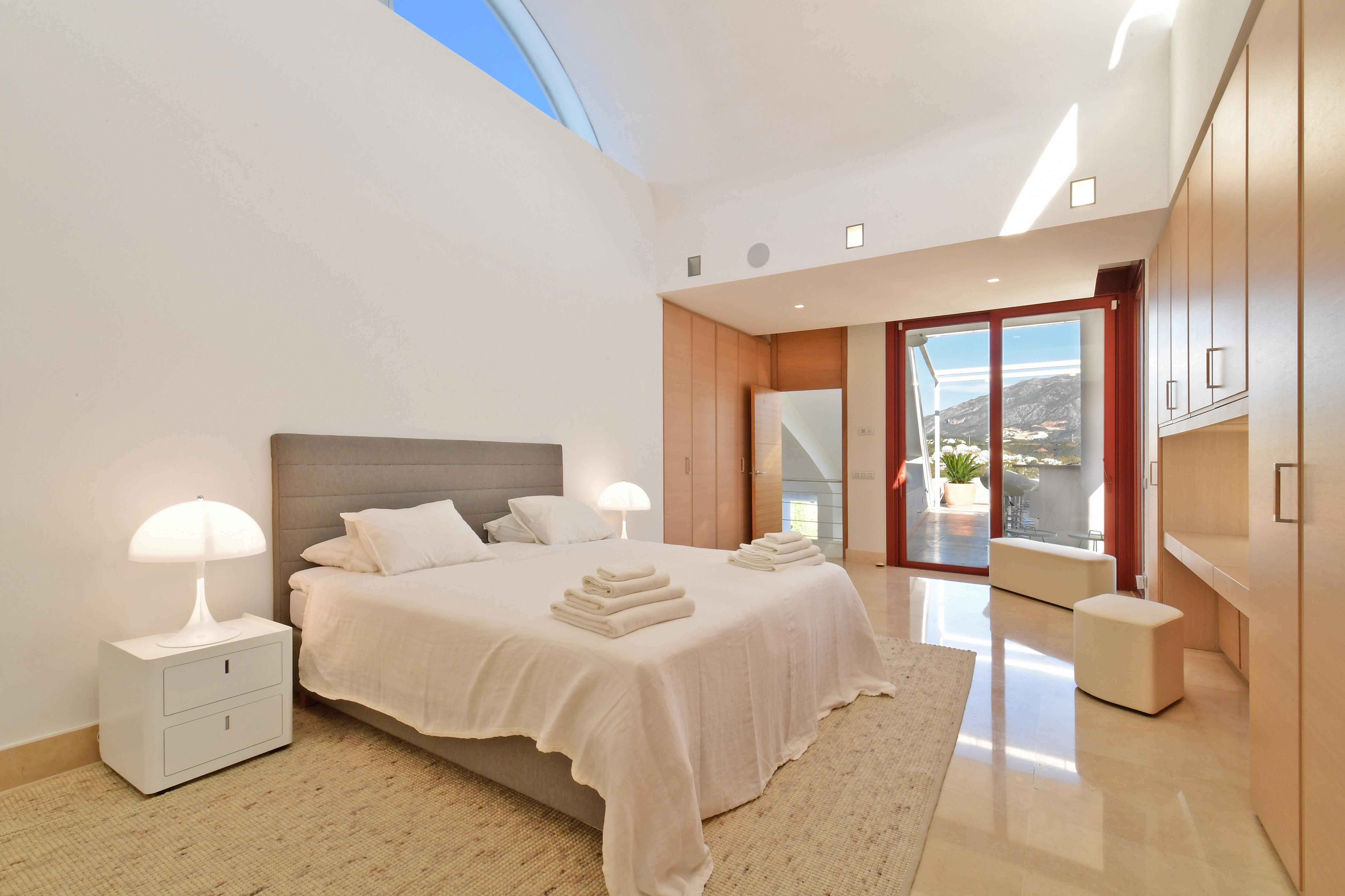 Villa Blanca, Villa available for Holiday Rental in Nueva Andalucia, Marbella, Spain