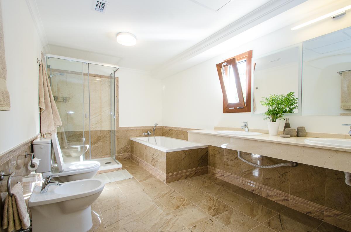 Villas Marina 7 bedrooms, Villa available for Holiday Rental in Puerto Banus, Marbella, Spain
