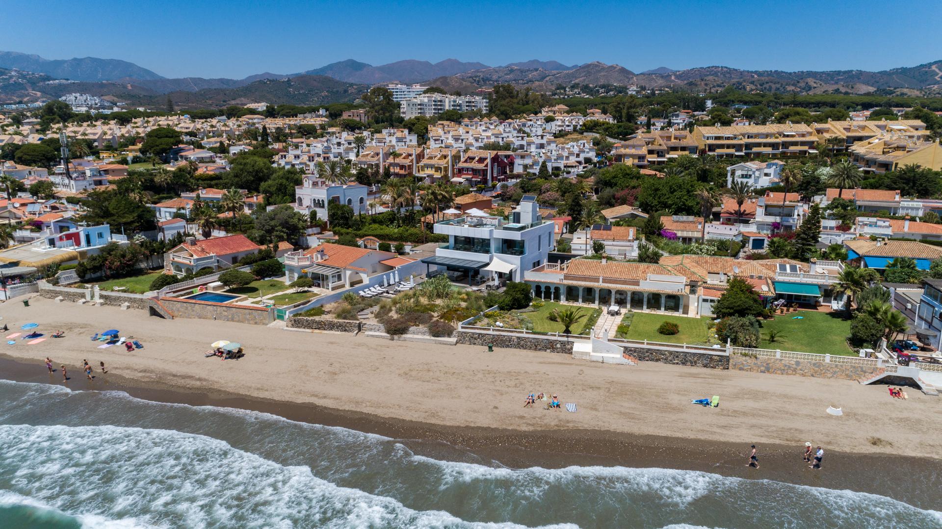 Costabella Beachfront, Villa available for Holiday Rental in Las Chapas, Marbella, Spain