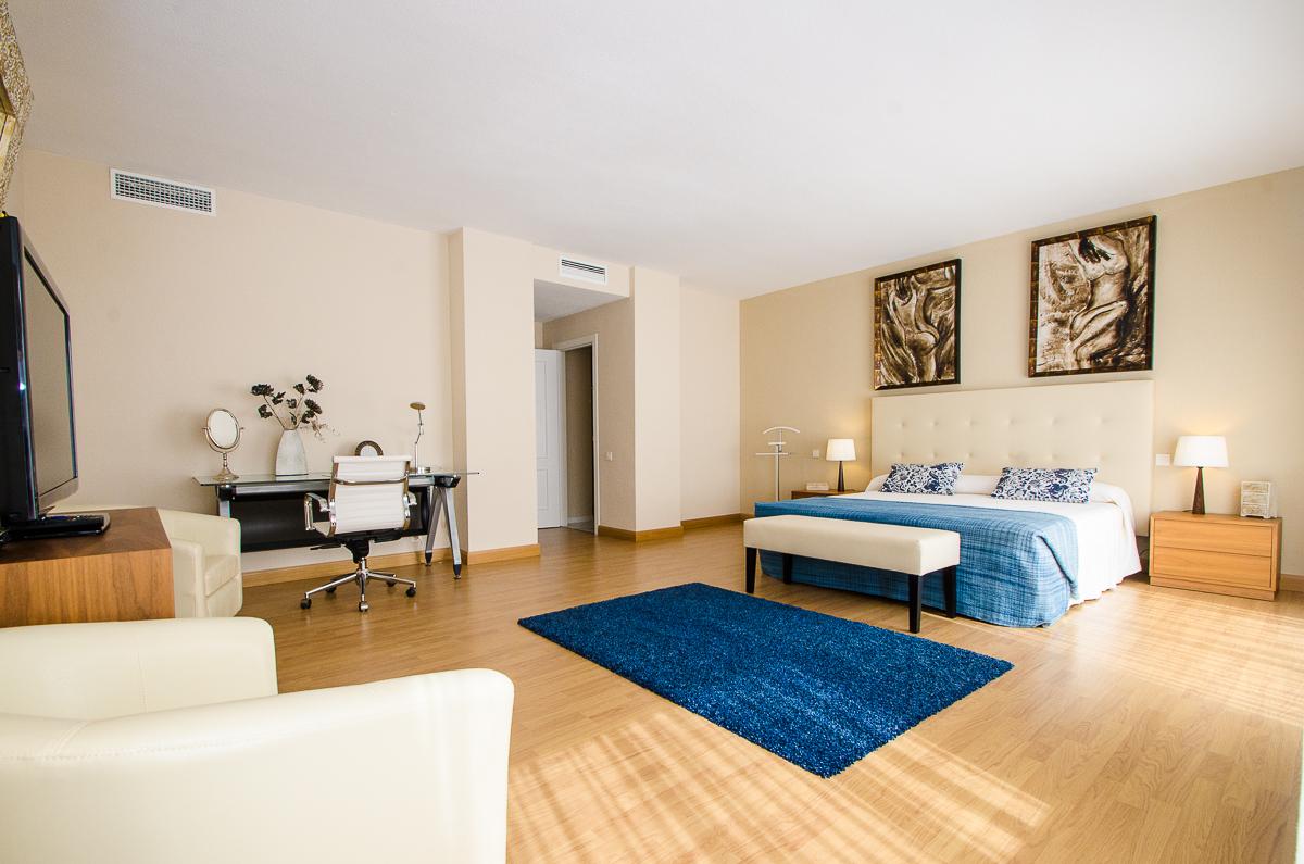 Villa Marina  6 bedrooms, Villa available for Holiday Rental in Puerto Banus, Marbella, Spain