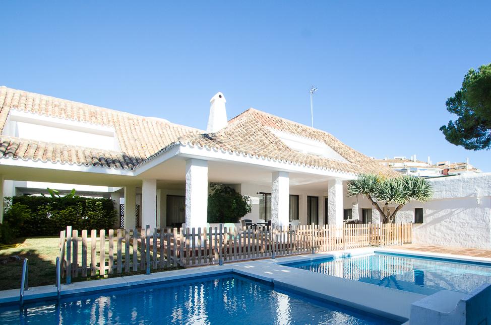 Villa Marina  6 bedrooms, Villa available for Holiday Rental in Puerto Banus, Marbella, Spain