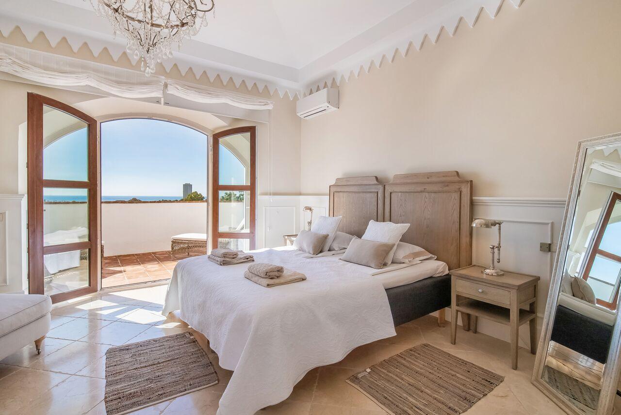 Villa Las Palmeras, Villa available for Holiday Rental in Elviria, Marbella, Spain