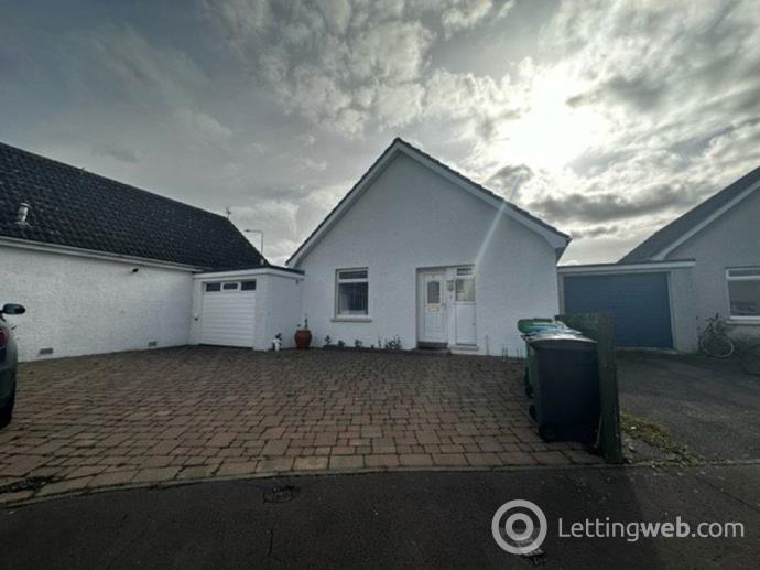 Property to rent in Balrymonth Court, Fife