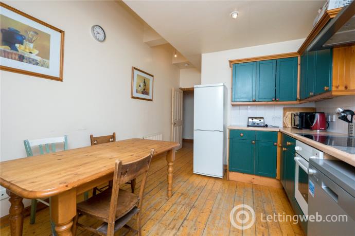 Property to rent in (2f3) Drummond Street, Edinburgh, EH8