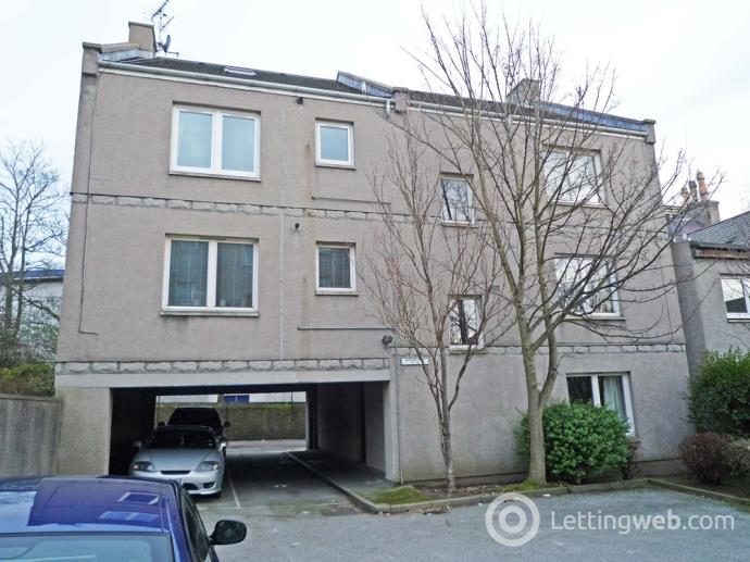 Property to rent in 18 Whitehall Mews, Whitehall Place, Aberdeen, AB25 2YY