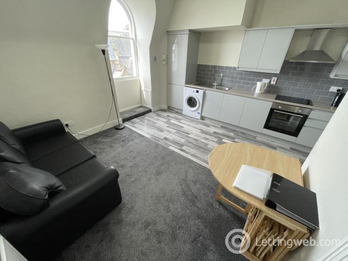Property to rent in 33 Commercial Street, Dundee
