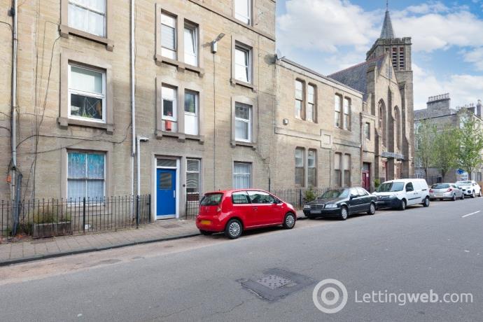 Property to rent in 14 Park Avenue, DD4