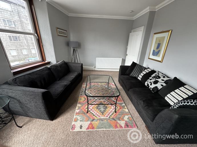Property to rent in 1st FLR FLAT, 32 South Mount Street, Aberdeen, AB25 2TB