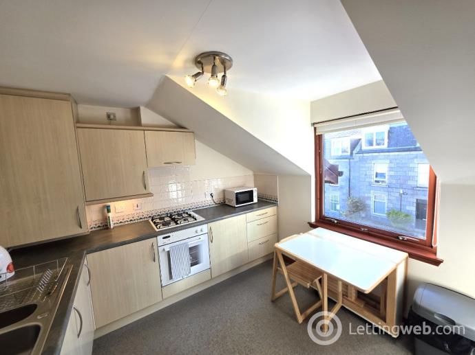 Property to rent in Claremont Place, City Centre, Aberdeen, AB10 6RH