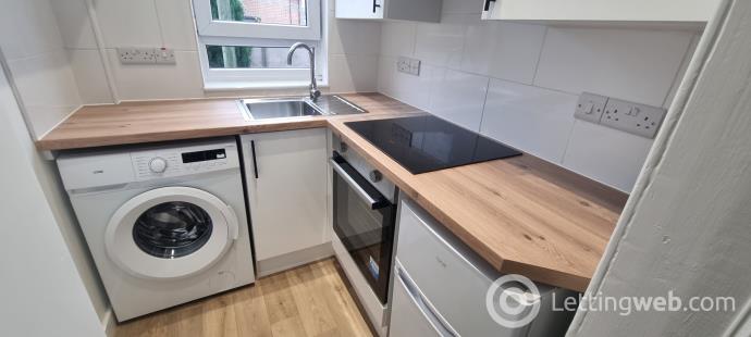 Property to rent in 1/R, 135 Clepington Road, Dundee, DD3 7PA