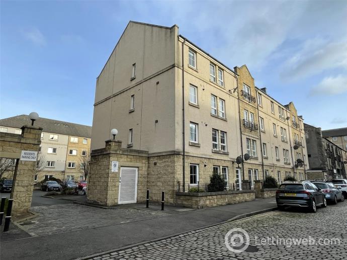 Property to rent in 10/5 Mitchell Street, Leith Links, Edinburgh, EH6