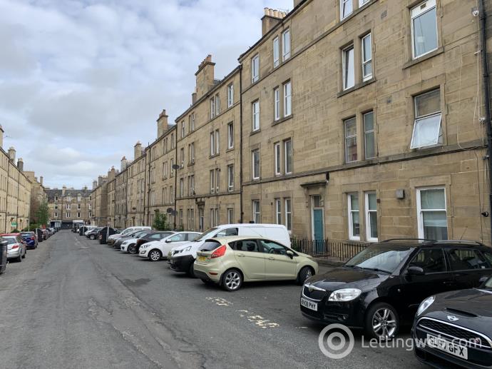 Property to rent in 17/2 Wardlaw Street, Edinburgh, EH11 1TN