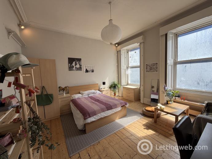Property to rent in 262 1f1 Morrison Street