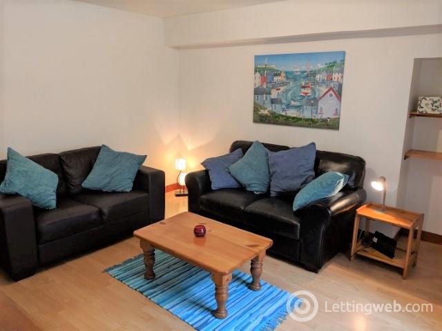 Property to rent in Caledonian Place, Ferryhill, Aberdeen, AB11 6TR