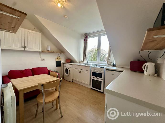 Property to rent in 10 Allan Street, Aberdeen, AB10 6HJ