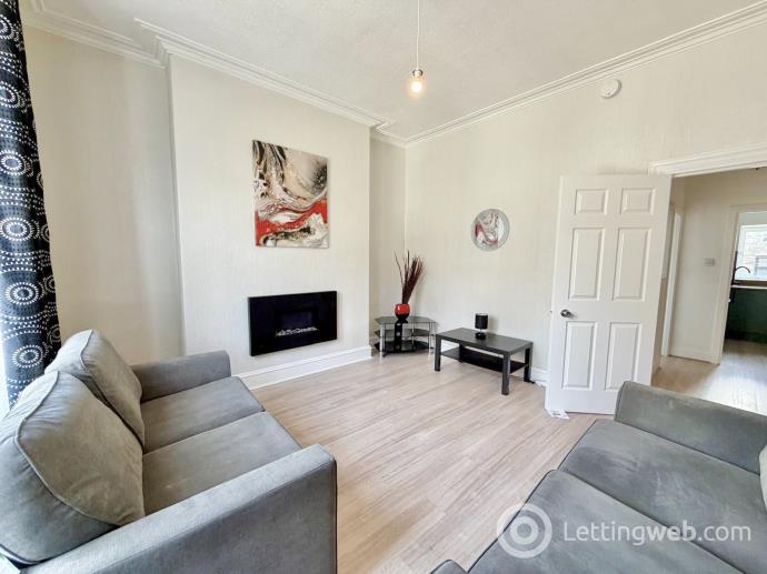 Property to rent in Second Floor Right, 29 Wallfield Place, Aberdeen, AB25 2JQ