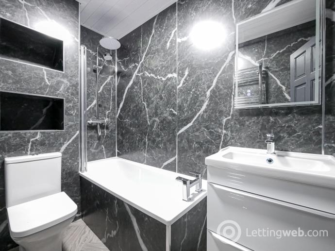 Property to rent in 2/L, 8 Clepington Street, Dundee, DD3 7PR