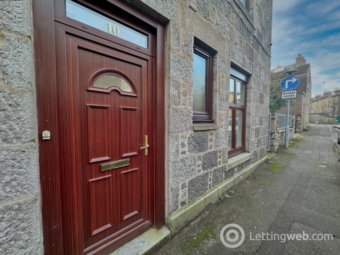 Property to rent in Rosebank Place, Ferryhill, Aberdeen, AB11 6XP