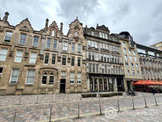 Property to rent in flat 1/3 at 110 Brunswick Street