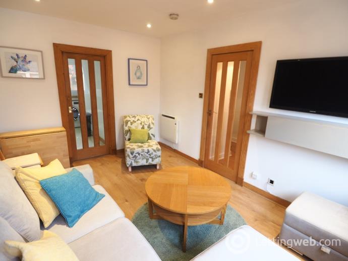 Property to rent in 33 Hutchison Park, Chesser