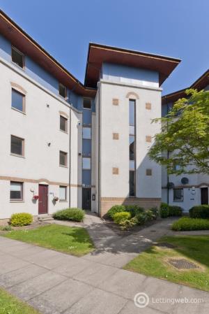 Property to rent in Bloomfield Court, Aberdeen, AB10