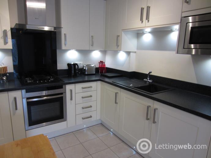 Property to rent in Whitehall Mews, Whitehall Place, Aberdeen, AB25