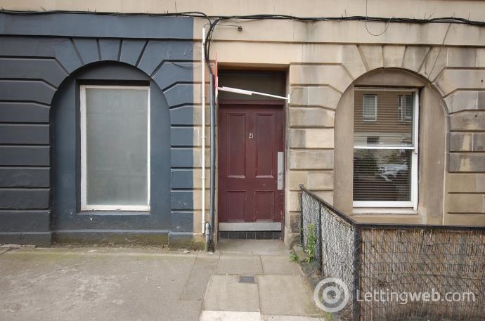 Property to rent in 21/7 Brougham Street