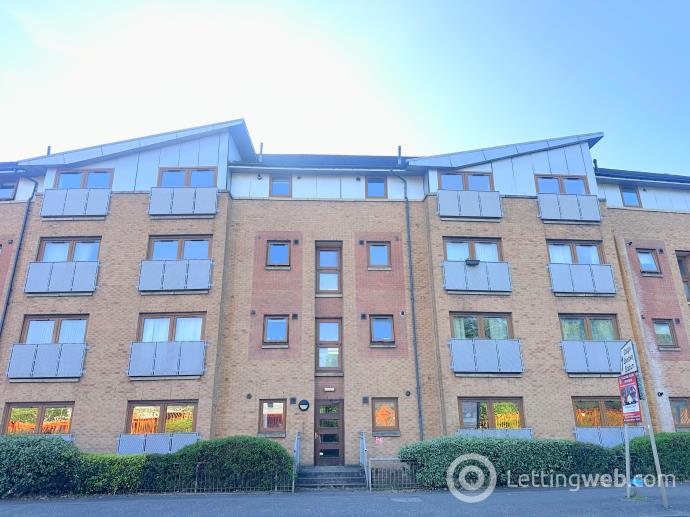 Property to rent in Craighall Road