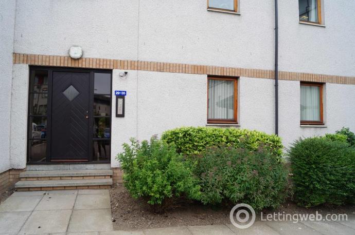 Property to rent in Bloomfield Court, Aberdeen, AB10