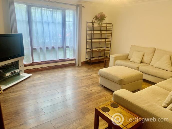 Property to rent in Claremont Place, Aberdeen, AB10