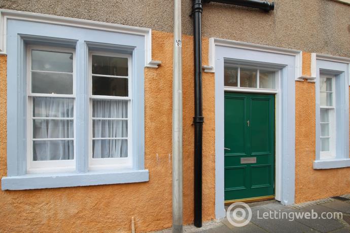 Property to rent in 1 Victoria Street, Dunbar