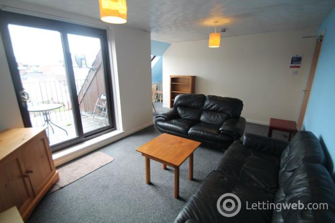 Property to rent in Pleasance Court, Dundee