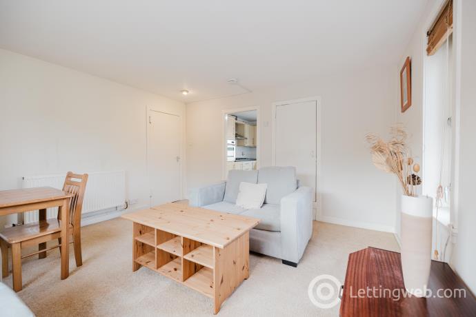 Property to rent in Abbeyhill Crescent, Edinburgh, EH8 8DZ